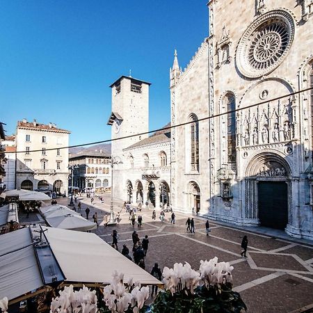 La Finestra Sul Duomo - The House Of Travelers Apartment Комо Екстериор снимка