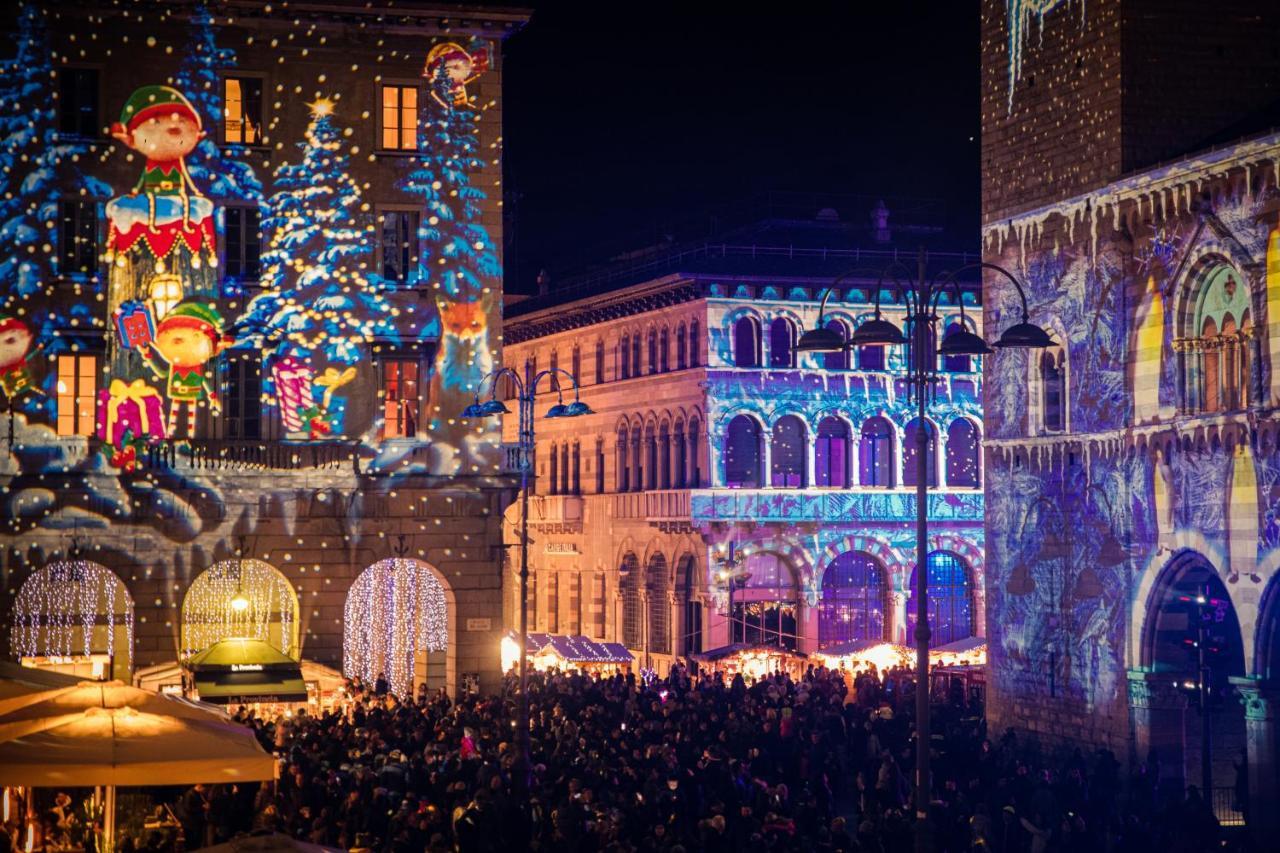 La Finestra Sul Duomo - The House Of Travelers Apartment Комо Екстериор снимка