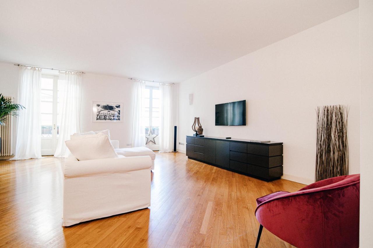 La Finestra Sul Duomo - The House Of Travelers Apartment Комо Екстериор снимка